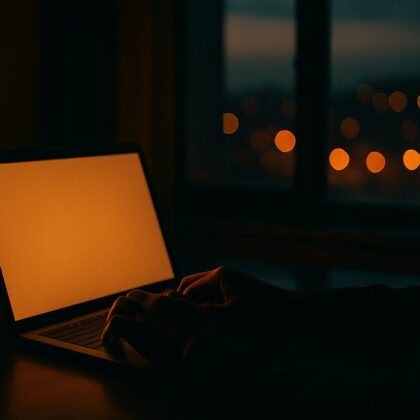 Make Money Typing in 2026: 8 Jobs That Pay $15/Hour